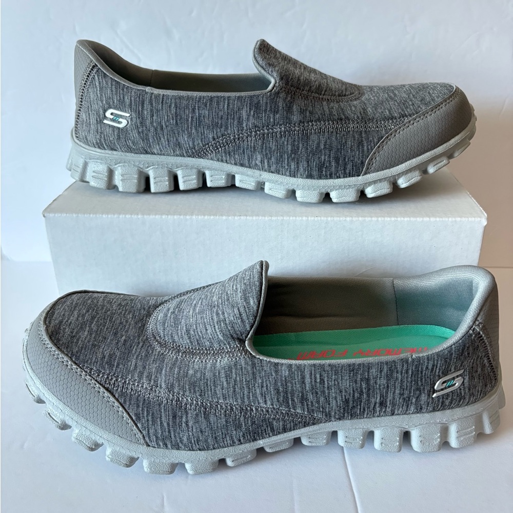 Skechers Women’s Size 7.5 Gray Slip-On Shoes SN22175TX